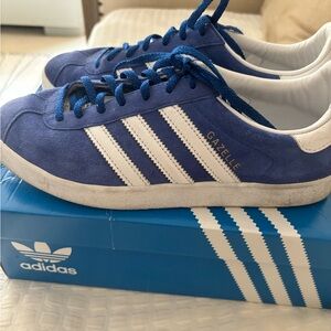 Barely worn size 8 blue suede adidas Gazelle